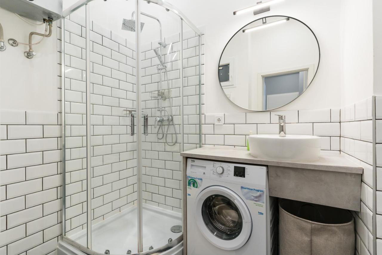 Trendy Design Apartment *